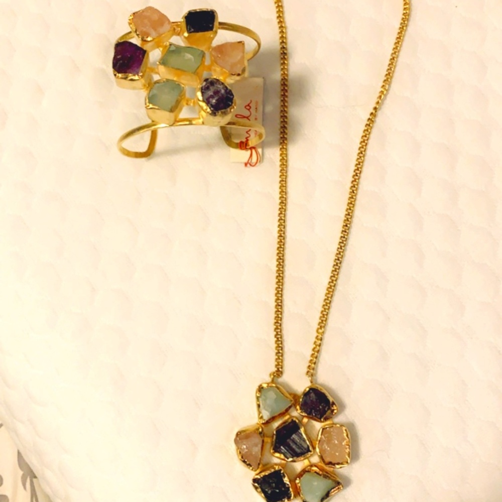 vintage style necklace and bracelet in Gold